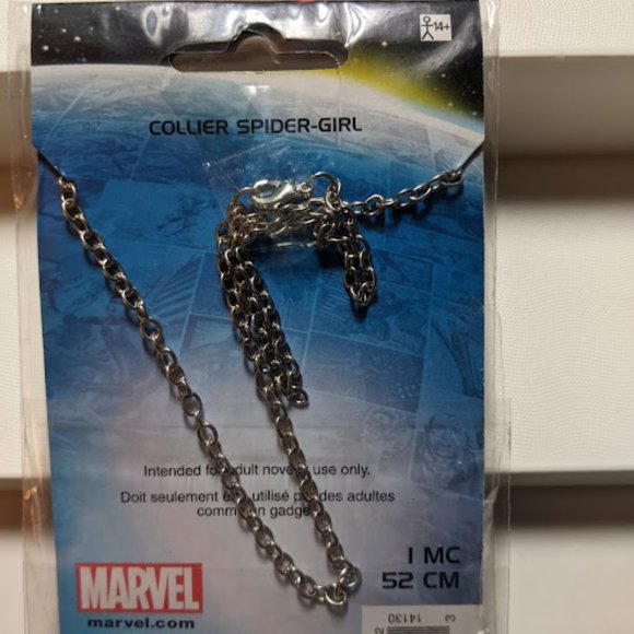 Marvel Spider-Man / Spider-Girl Stone Jewels Spider Necklace - Picture 3 of 3